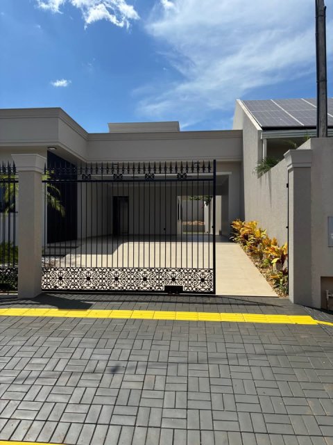 Casa Maravilhosa 170 m² - Lot. Andorinha