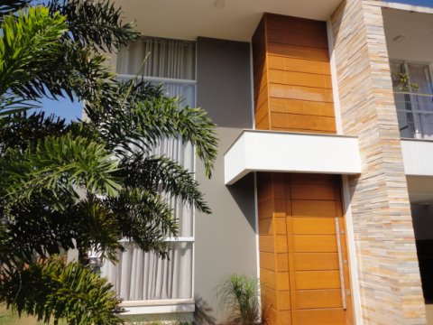 Sobrado Alto Padrão 272 m² - Lot. Maioli