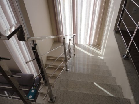 Sobrado Alto Padrão 272 m² - Lot. Maioli