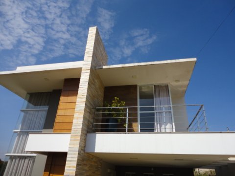 Sobrado Alto Padrão 272 m² - Lot. Maioli