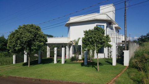 Sobrado Amplo 251 m² - Lot. Aliança