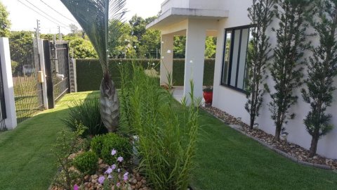 Sobrado Amplo 251 m² - Lot. Aliança