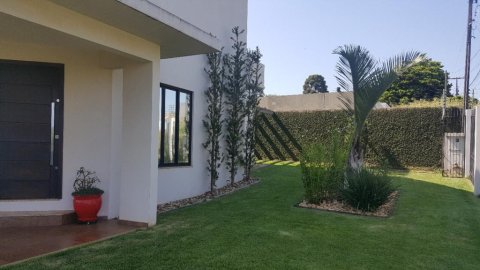Sobrado Amplo 251 m² - Lot. Aliança