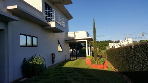 Sobrado Amplo 251 m² - Lot. Aliança