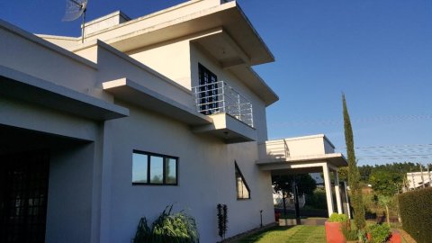 Sobrado Amplo 251 m² - Lot. Aliança