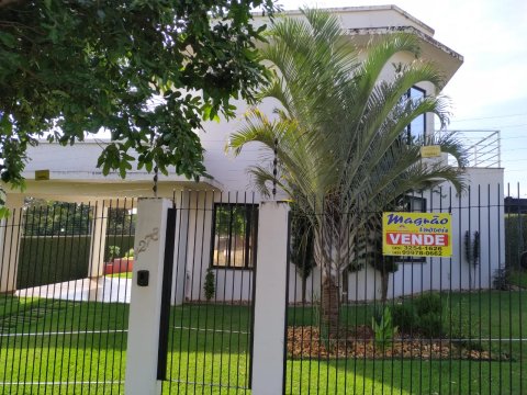 Sobrado Amplo 251 m² - Lot. Aliança