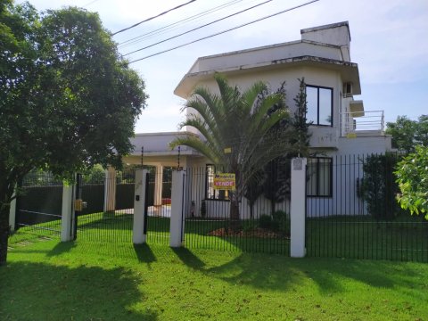 Sobrado Amplo 251 m² - Lot. Aliança