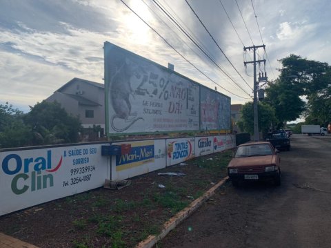 ALUGA-SE Terreno 500 m² - Centro