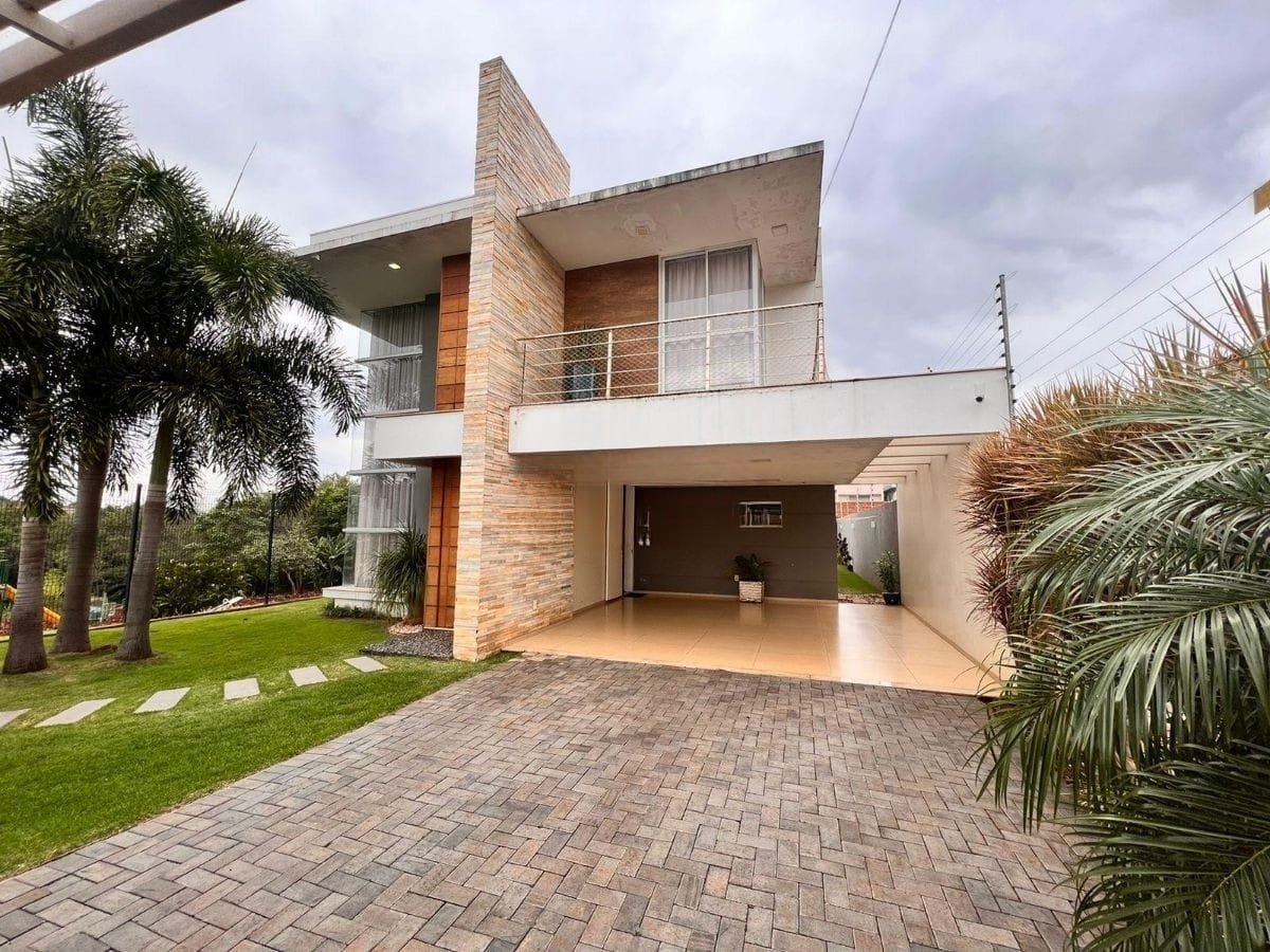 Sobrado Alto Padrão 272 m² - Lot. Maioli