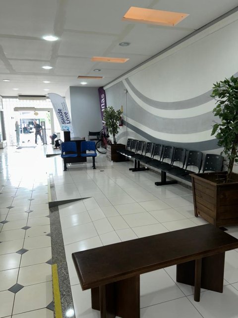 ALUGA-SE Sala Comercial 60 m² - Centro - Anexa a Uniclínicas