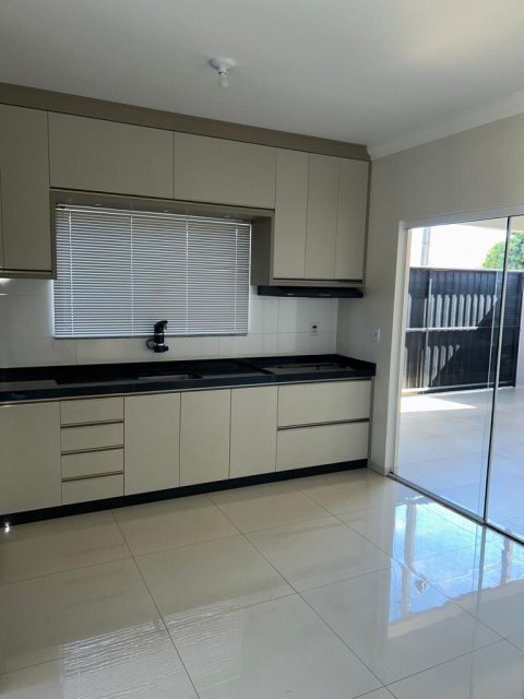 Casa de Esquina 114 m² - Lot. Andorinhas