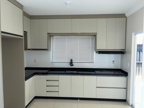 Casa de Esquina 114 m² - Lot. Andorinhas