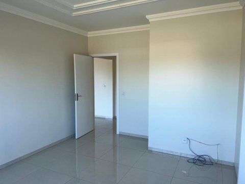 Casa de Esquina 114 m² - Lot. Andorinhas
