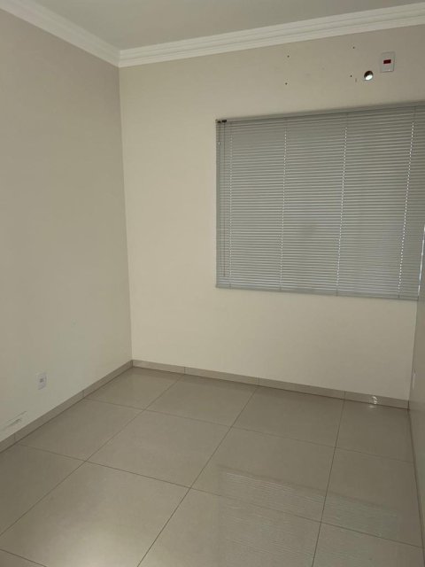 Casa de Esquina 114 m² - Lot. Andorinhas