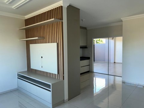 Casa de Esquina 114 m² - Lot. Andorinhas
