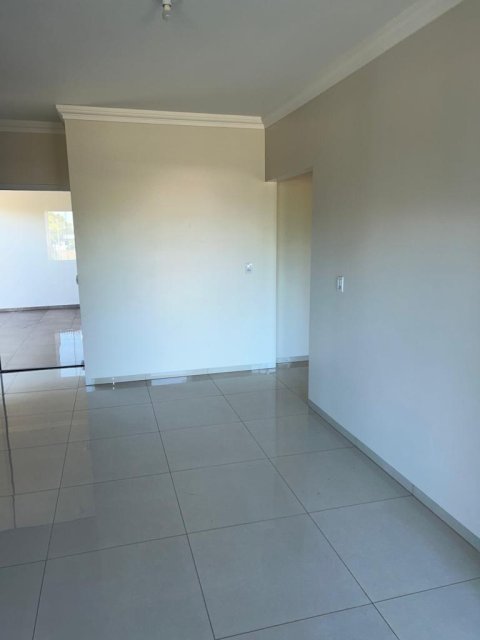 Casa de Esquina 114 m² - Lot. Andorinhas