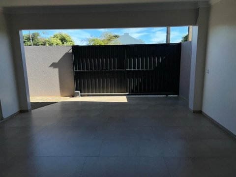 Casa de Esquina 114 m² - Lot. Andorinhas