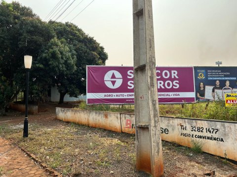 ALUGA-SE Terreno de Esquina 2.600 m² - Centro