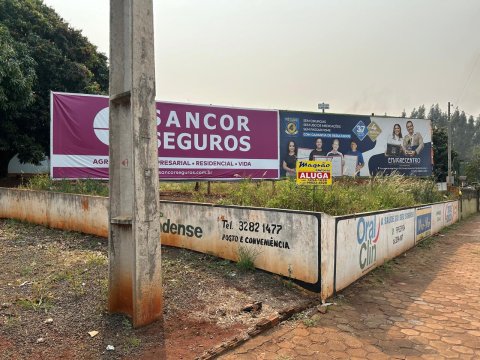 ALUGA-SE Terreno de Esquina 2.600 m² - Centro
