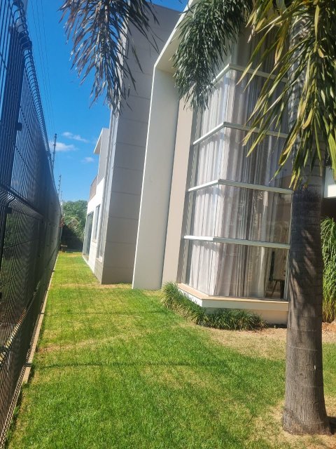 Sobrado Alto Padrão 272 m² - Lot. Maioli