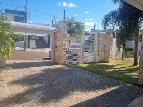 Sobrado Alto Padrão 272 m² - Lot. Maioli