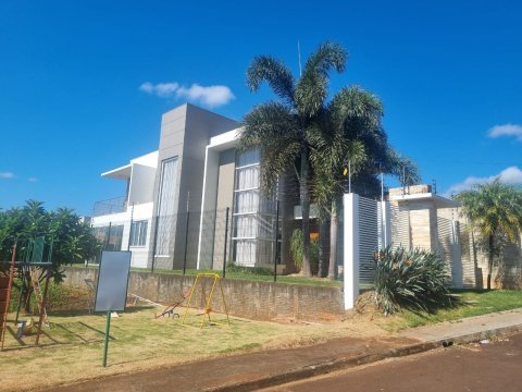 Sobrado Alto Padrão 272 m² - Lot. Maioli