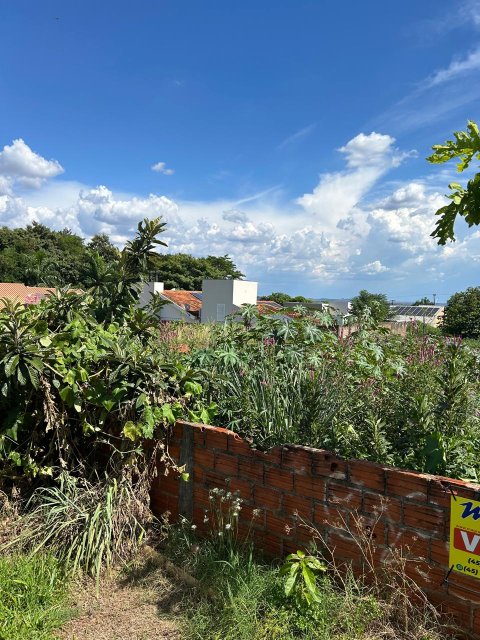 Terreno 900 m² - Lot. Dona Amélia