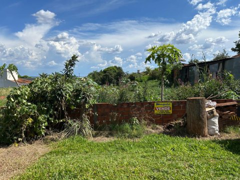 Terreno 900 m² - Lot. Dona Amélia