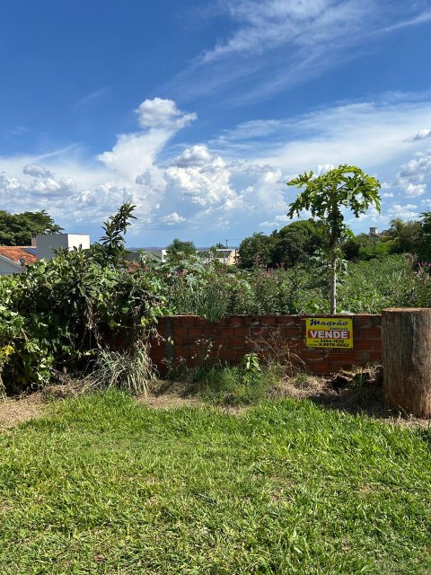 Terreno 900 m² - Lot. Dona Amélia