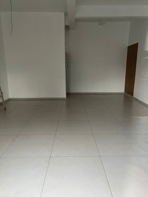 ALUGA-SE Sala Comercial 50 m² - Centro
