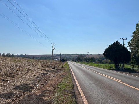 Área Rural 22.306 m² (0,922 Alqueires) - Linha Adams