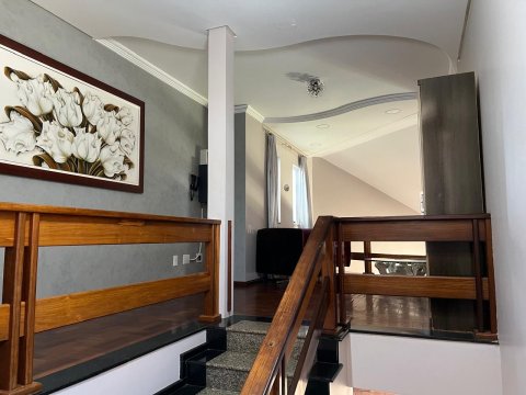 Sobrado 280 m² - Centro