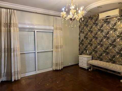 Sobrado 280 m² - Centro
