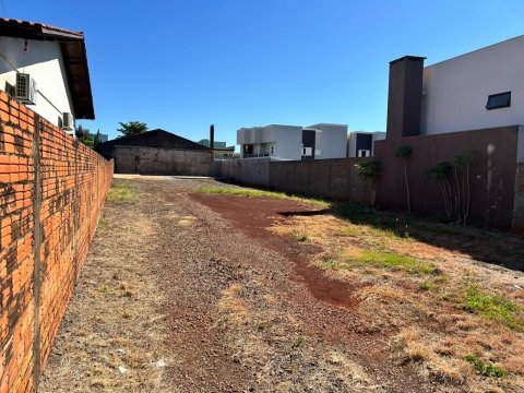 Terreno 575 m² - Lot. Dona Amélia