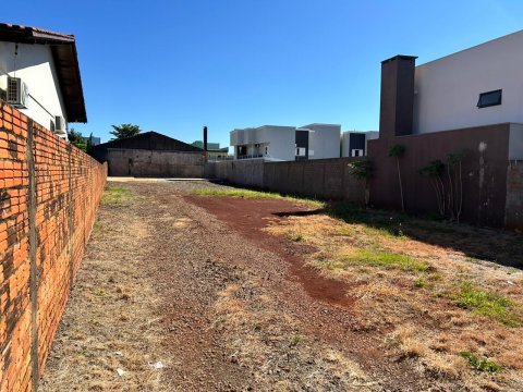 Terreno 575 m² - Lot. Dona Amélia