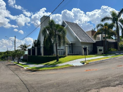 Casa Maravilhosa 198,63 m² - Lot. Ilha Verde