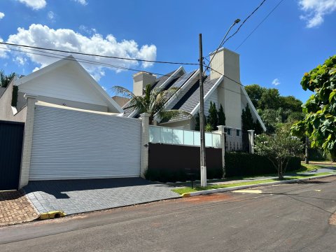 Casa Maravilhosa 198,63 m² - Lot. Ilha Verde
