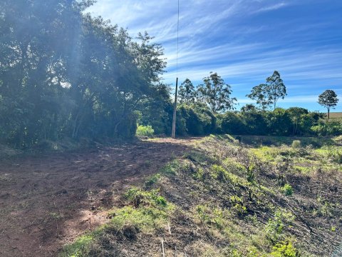 Área Rural 25.582 m² (1,057 Alqueires) - Linha Belmonte
