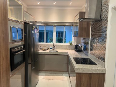 Casa Maravilhosa 198,63 m² - Lot. Ilha Verde