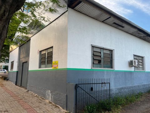 Barracão 700 m² - Centro