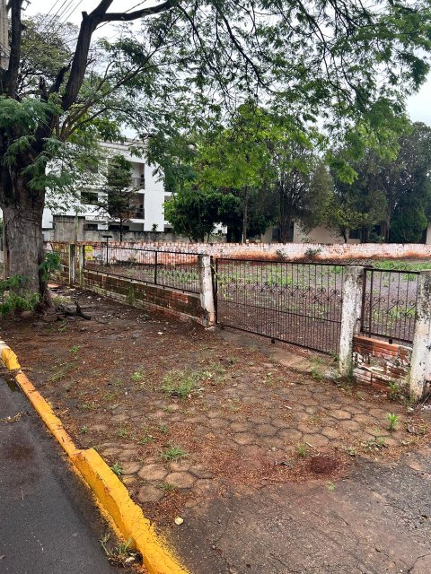 Terreno 800 m² - Centro