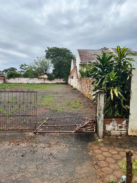 Terreno 800 m² - Centro