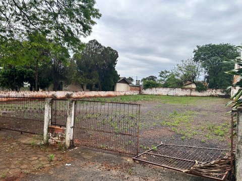 Terreno 800 m² - Centro