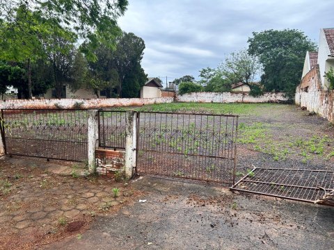 Terreno 800 m² - Centro