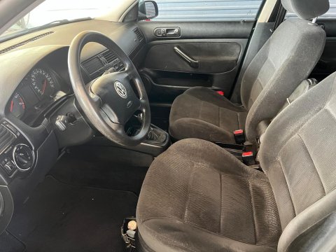 VOLKSWAGEN BORA 2.0 8V