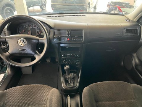 VOLKSWAGEN BORA 2.0 8V