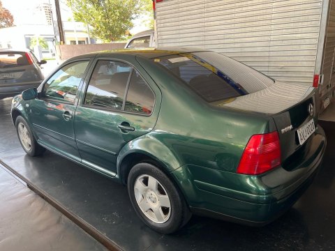 VOLKSWAGEN BORA 2.0 8V