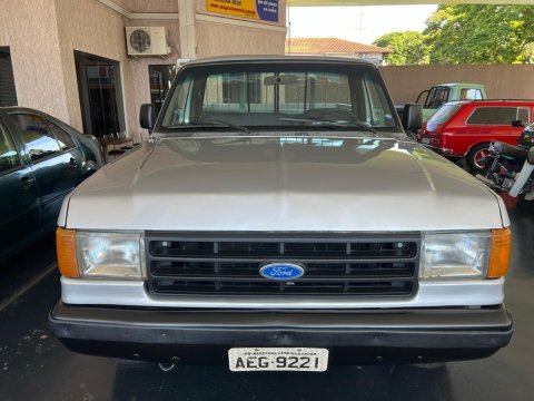FORD F-1000 TURBO SUPER 3.9