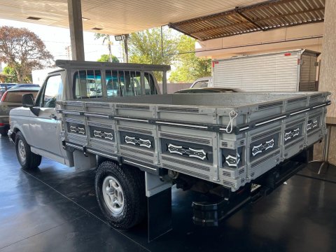 FORD F-1000 TURBO SUPER 3.9