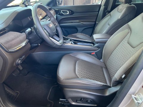 JEEP COMMANDER OVERLAND 2.2 TURBO 7 LUGARES